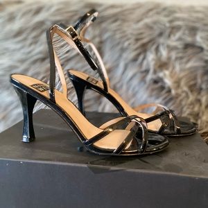 Nine West patent leather black strappy heels/sandals